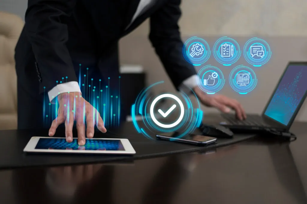 Tendencias tecnológicas 2025 en el sector asegurador y su impacto en las corredurías 